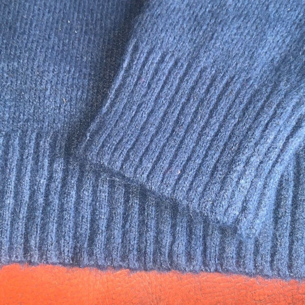 - Girls Sweater - Picture 2 of 7